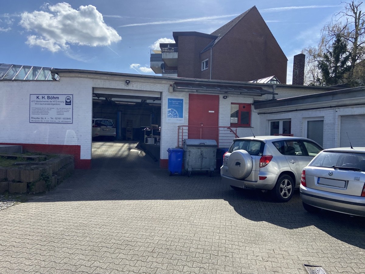 KFZ-Werkstatt Karl-Heinz Böhm Außenansicht — Meisterbetrieb in Mönchengladbach